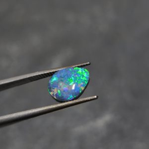 Doublet d'opale australienne 1,35 carats