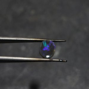 Opale noire australienne solide 1,30 ct