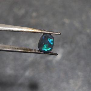 Opale noire australienne solide 1,25 ct