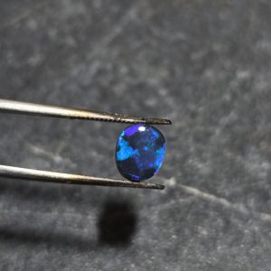 Doublet d'opale australienne 1,30 ct