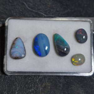 Lot Opales Australiennes 15 carats  (Solide et doublets)